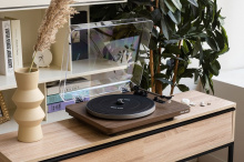 Комплект стереоусилитель PHAZE AUDIO VOLT black + проигрыватель винила DIANA walnut