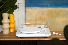 Комплект стереоусилитель PHAZE AUDIO VOLT black + проигрыватель винила DIANA siberian white